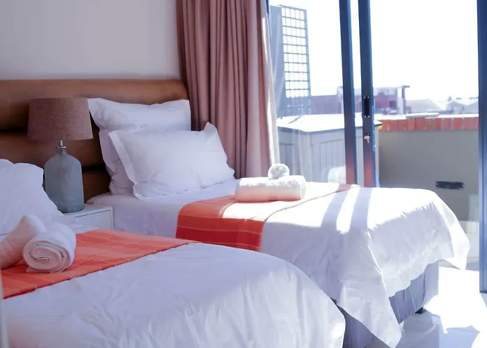 Manhattan Suite-Canal Walk Mall