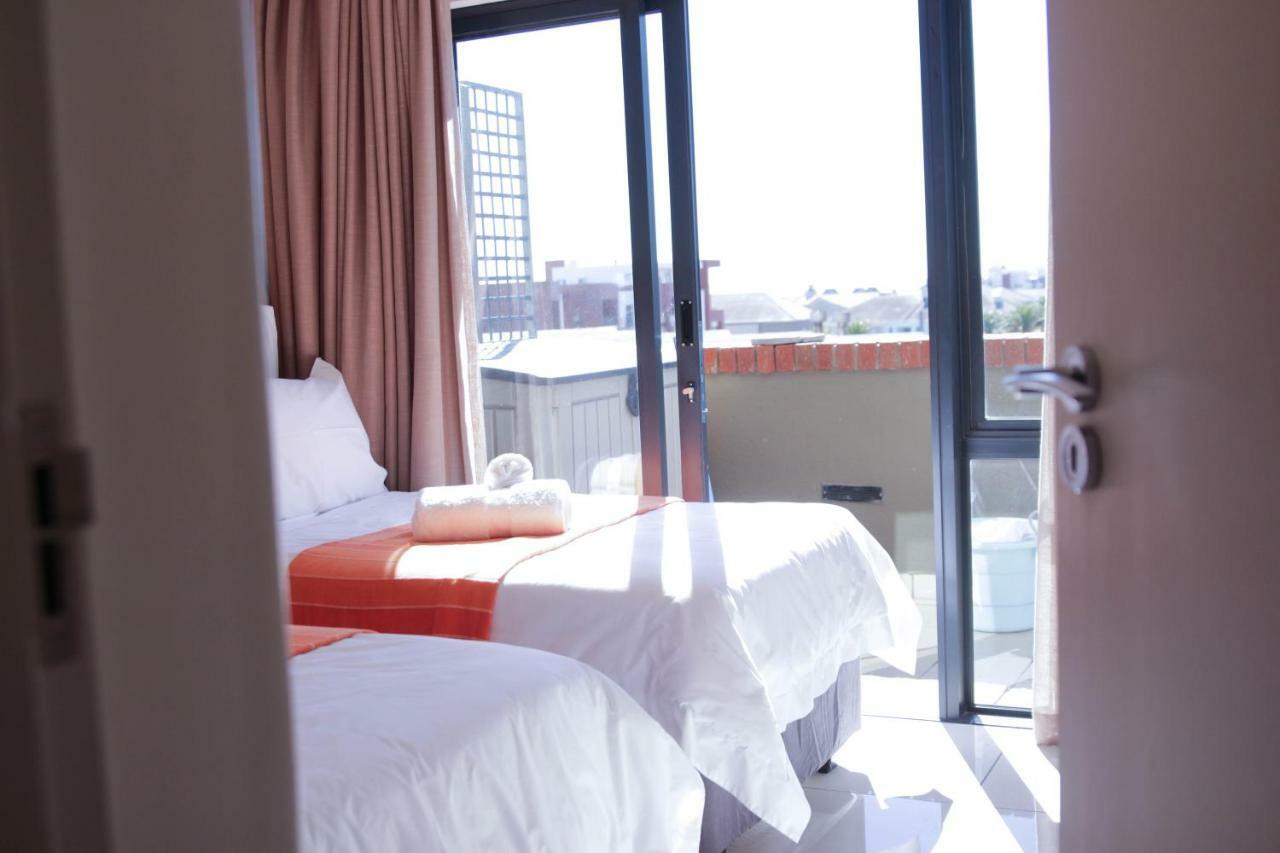 Manhattan Suite-canal Walk Mall