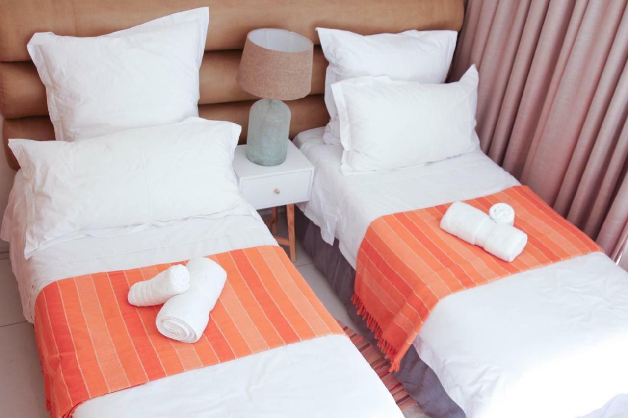 Apartment Manhattan Suite-canal Walk Mall Cape Town