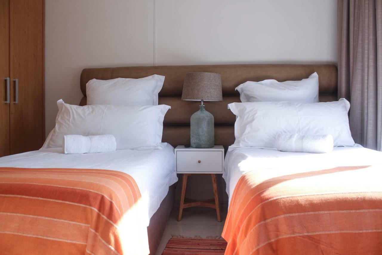 Apartment Manhattan Suite-canal Walk Mall Cape Town